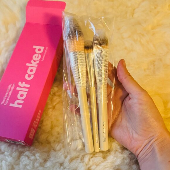 HALF CAKED The Essentials: Face Collection – 3 Piece Brush Set (Unopened) - Picture 6 of 7